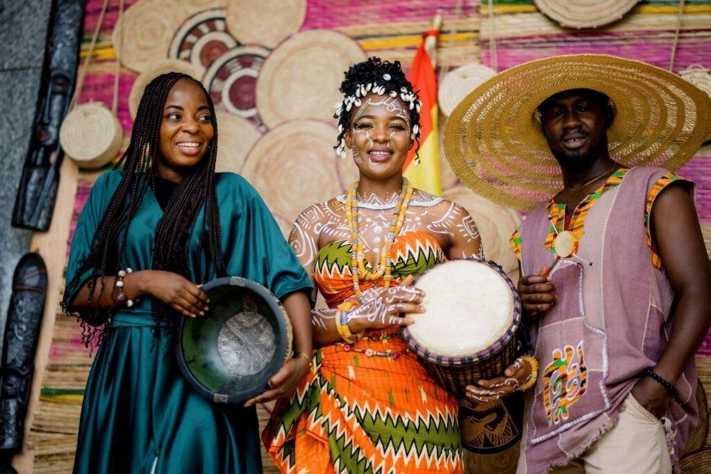 Ada Dipo lady (middle) flanked by other staff members