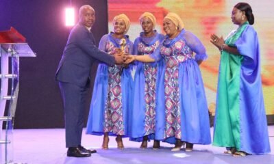 Daughters of Gloriuos Jesus receiving the award