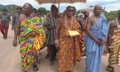 • Togbega Gabusu V11 (middle) flanked by some elders