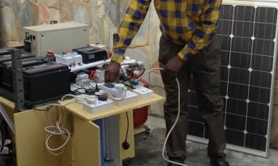 Mr Abban demonstration how machine works