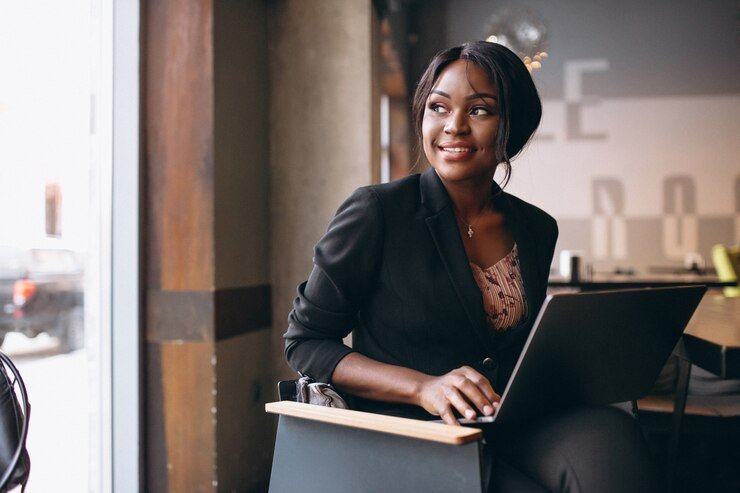 • A working Ghanaian woman